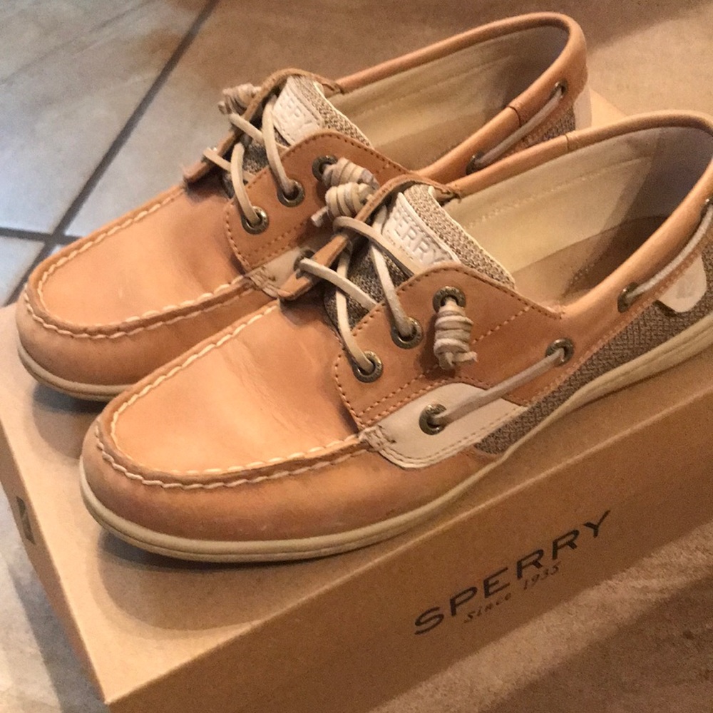 Sperry bust shoes